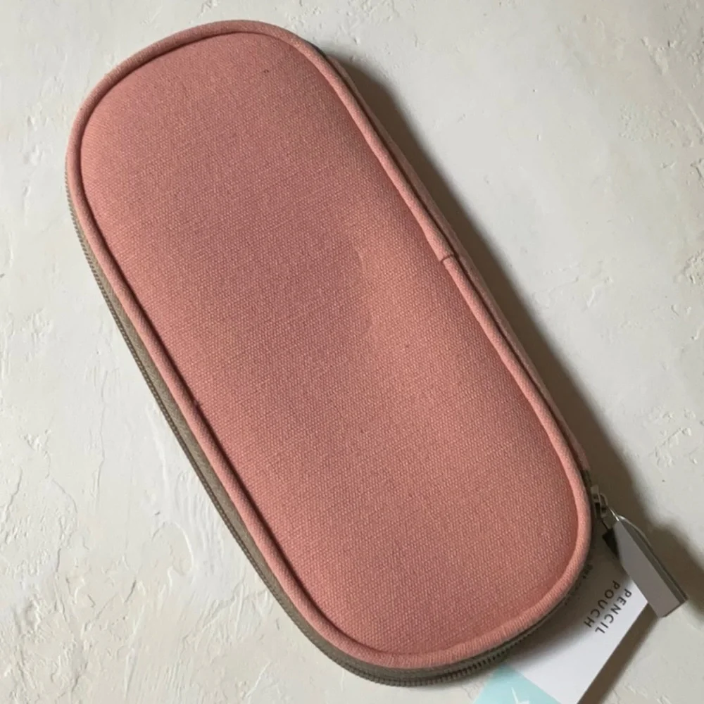 Target travel pouch